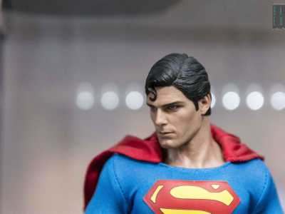 Le sue statuette preferite in assoluto per� sono quelle di Superman, tra le quali balza all'occhio quella con l'espressivo volto di Christopher Reeve